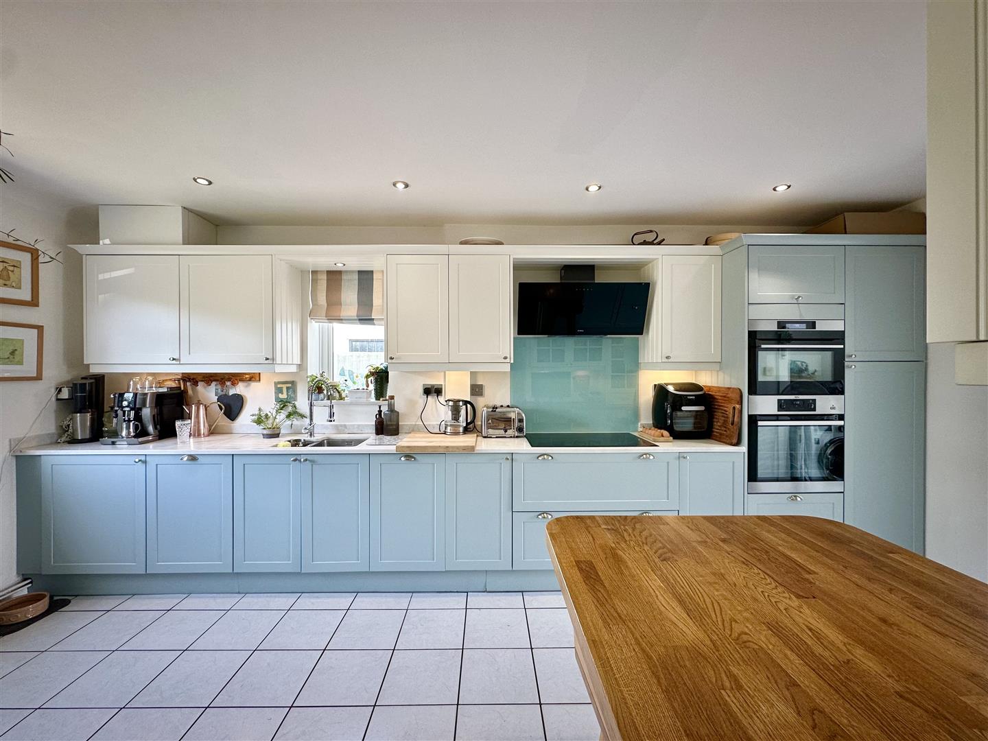 De La Warr Road, Bexhill-On-Sea